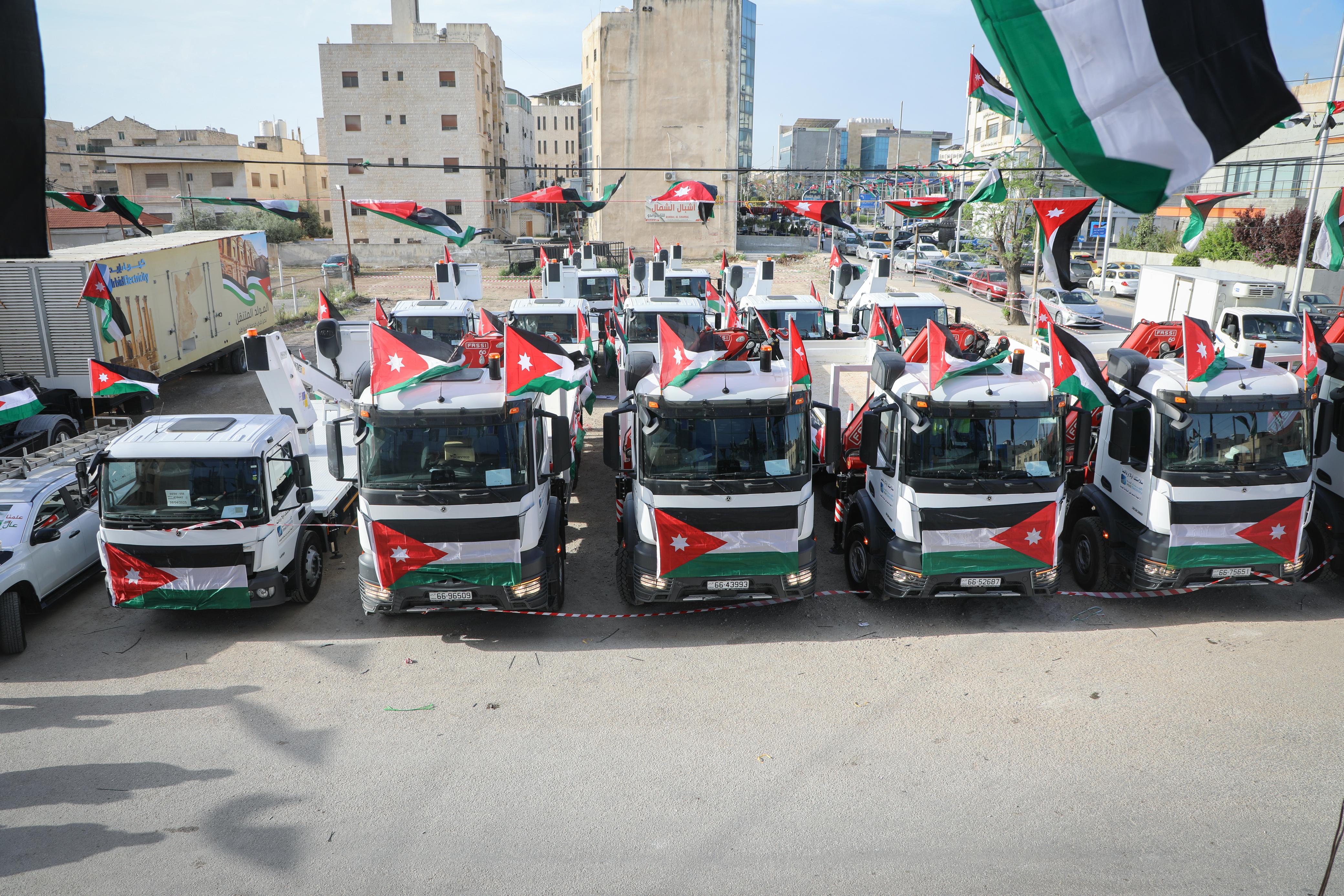 موكب واحتفال وطني لشركة كهرباء إربد احتفاءً بيوم العلم الأردني وتعزيزًا لقيم الانتماء والاعتزاز بالهوية الوطنية