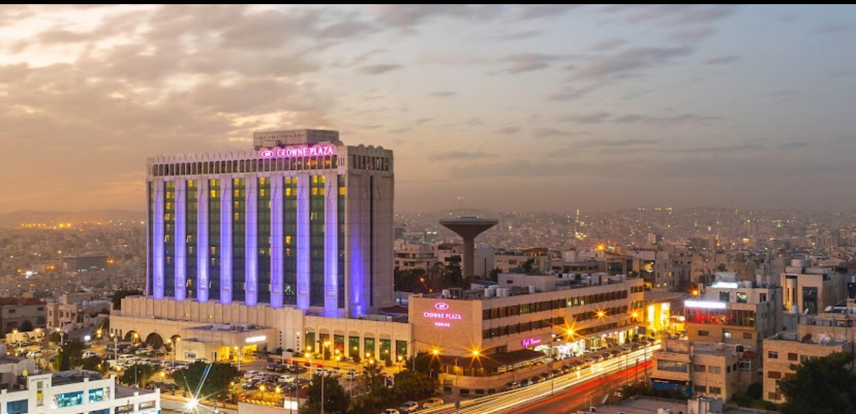 كراون بلازا عمّان المملوك للضمان الاجتماعي يعزز حضوره الإقليمي ضمن جوائز هوتيلير الشرق الأوسط ٢٠٢٦