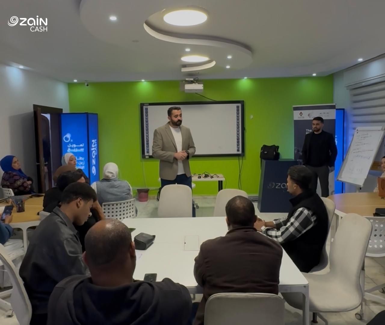 زين كاش راعي ورشة عمل “المحافظ الإلكترونية والدفع الرقمي” في الكرك